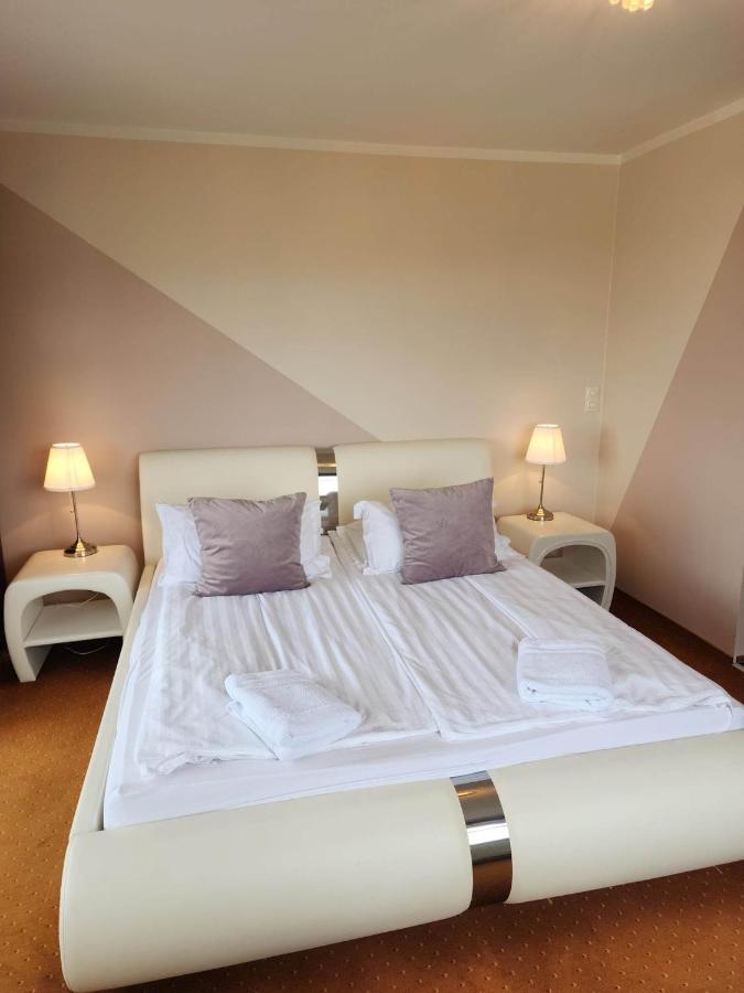 Kiljan Apartments & Rooms Blonduos Bagian luar foto